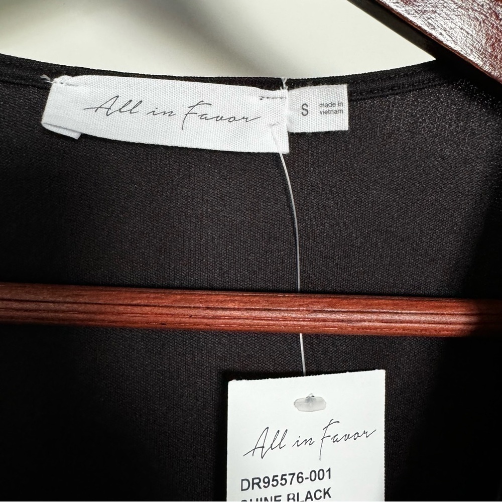 All In Favor Nordstrom Dolman Plisse Midi Dress - Picture 7 of 8